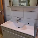 Baboune * בסטון